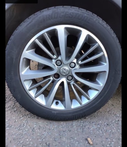 Alloy wheel - alloy,