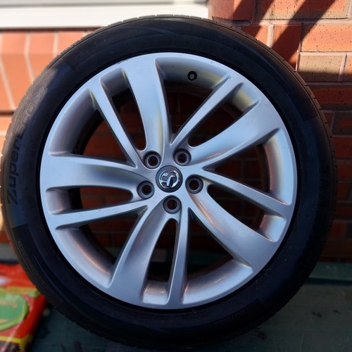 Alloy wheel - alloy,