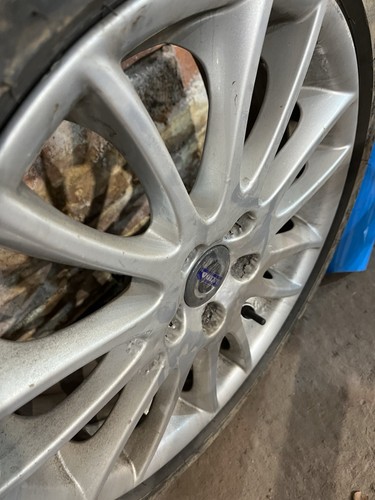 Alloy wheel - alloy,